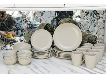 35 Piece Mikassa Dish Set In Earth Tone Color