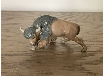 Llardo Small Bull Figurine