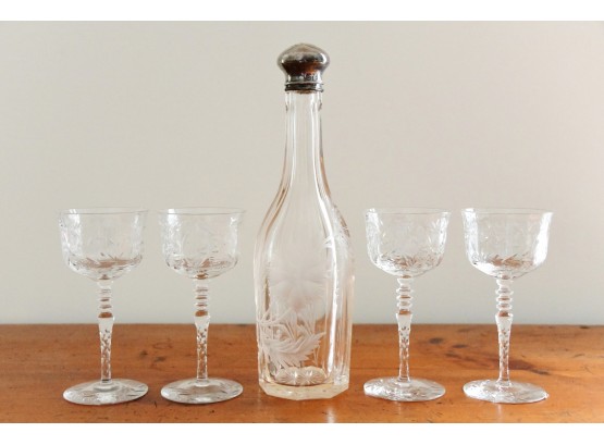 Sterling Top Decanter With Four Aperitif Glasses