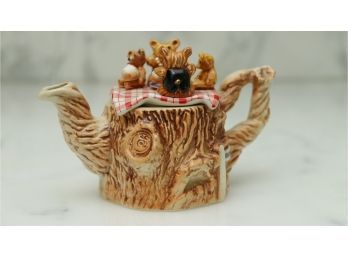 Little Bears Picnic Teapot