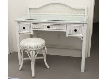 Wicker Vanity Table With Bench