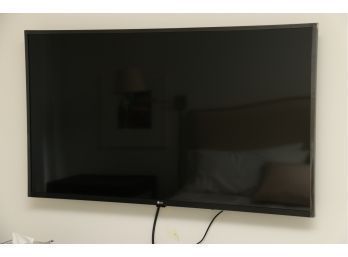 42 Inch LG TV With Remote Model 43un7300puf