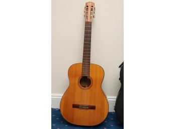 Goya Classical Acoustic Guitar With Hard Case