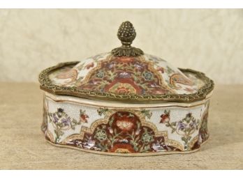 Chinese Rose Medallion Covered Box