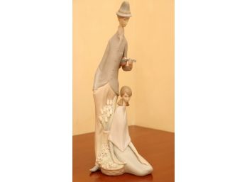 Lladro Tall Man With Girl Statue