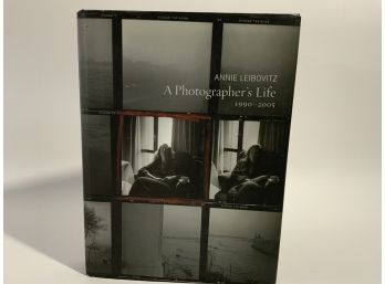 Annie Leibovitz Signed  A Photographers Life Hardcover Book