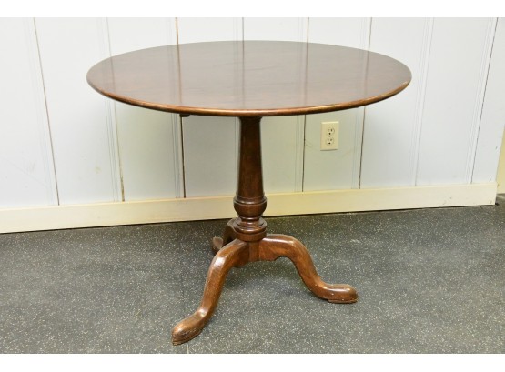 Queen Anne Round Pedestal Mahogany Table