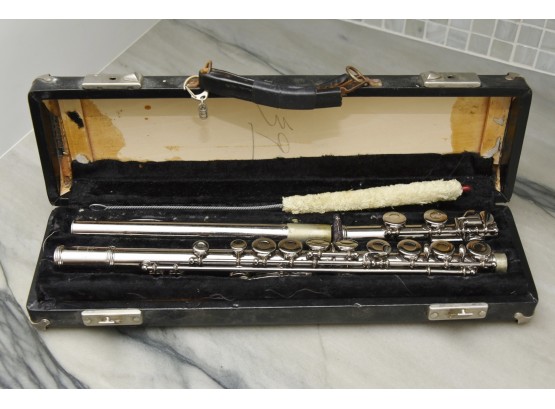 WT Armstrong Flute With Case
