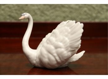 Lladro Swan Figurine