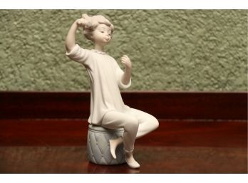 Lladro Girl Brushing Hair Figurine
