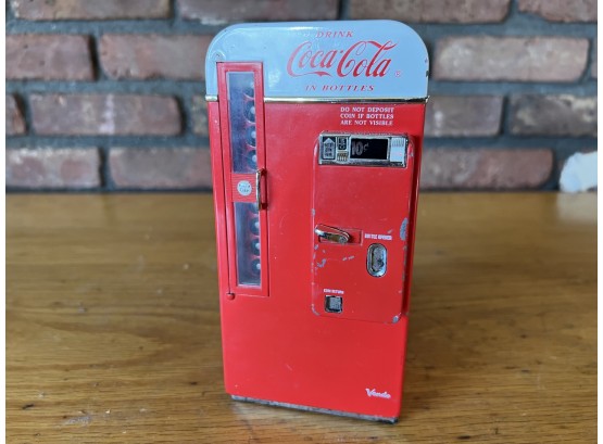 Vintage Coke Model Vending Machine Figurine