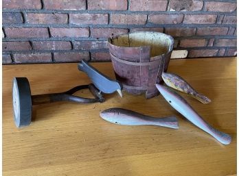 Wooden Fish Bucket & Bird On Shovel Display