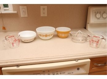 Collection Of Vintage Pyrex Pieces