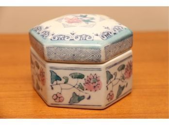 Chinese Porcelain Trinket Box