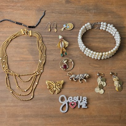 Vintage Costume Jewelry: Hattie Carnegie Signed Tiger Brooch, Necklaces, Earrings, Bracelet  #96