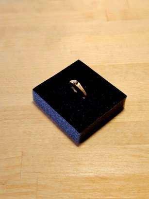 10K Solitaire Gold Ring Size 4.5 Total Weight 1.40gr