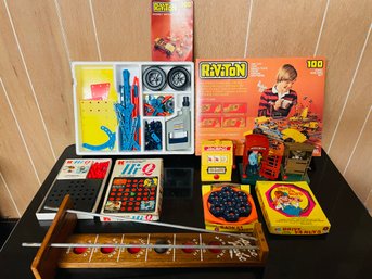 Large Lot Of Vintage Games/toys #381