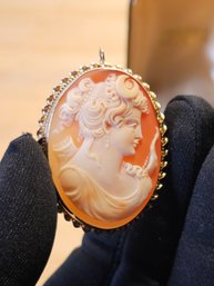 14K Yellow Gold Hand Carved Cameo Brooch Pendant