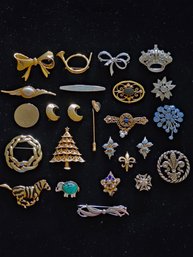 Lot Of Vintage Brooches - Some Of Them Are Signed #202