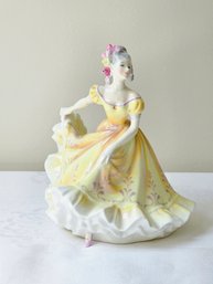 Royal Doulton Ninette H.N. 2379 Figurine 8 In Excellent Condition   #15