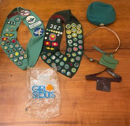 Lovely Lot Of 1970s Girl Scouts Beret, Sashes With Patches, Badges, Belt And 2 Belt Pouches #134