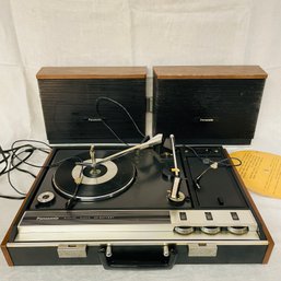 Vintage Panasonic Battery Turntable And Speakers #252