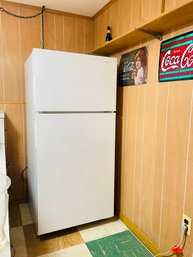 Americana Top Freezer Refrigerator Model A3316ABSDRWW - Great Condition #325