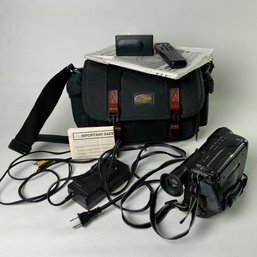 Canon Es 550A  8mm Camcorder With Bag  And Accessories Not Tested#113