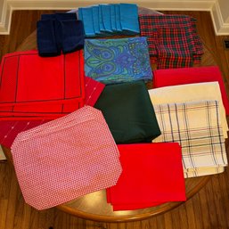 Lot Of Tablecloths, Placemats And Napkins #186