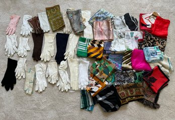 Large Lot Of Vintage Gloves And Scarves #190