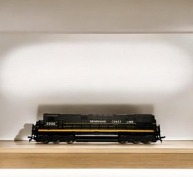 Vintage Seaboard Coast Line 2200 Train Model #82