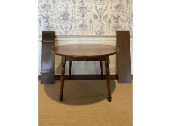 Beautiful Rockingham Dining Table With 2 Leaves