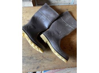 Tingley Shoes Size 10