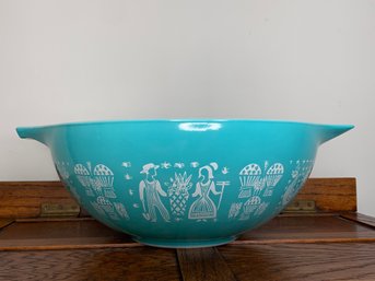 Vintage PYREX Mixing Bowl, 4 Quart Amish 1957 Butterprint Pattern, White On Turquoise / Cinderella Blue, 444