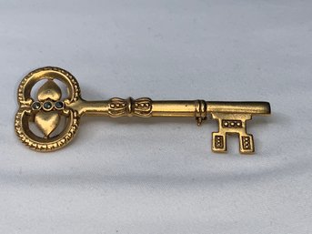 Danecraft Signed Skeleton Key Pin, Gold Toned Brooch With Small Stone Accents