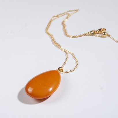 Old Amber Pendant With 18K Gold Necklace M9193