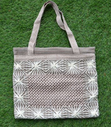 Handmade Brazilian Lace Satchel Tote Shoulder Handbag - Authentic Craftsmanship In Beige And White