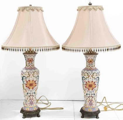 A Pair Of Old Chinese Famille Rose Porcelain Table Lamps