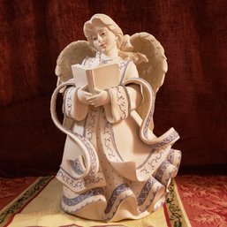 Large Angel Statue - Very Detailed And Heavy