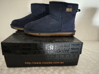 New Women Boots Size 6 Navy Blue