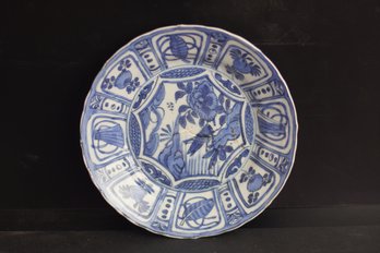 17th Century BLUE AND WHITE PORCELAIN DISHES Late Ming Dynasty