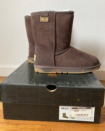 Australia Sheepskin Classic Short Boots Chocolate Size 6 New In Box