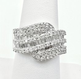 14KT White GoldNatural Diamond Ring Size 7.5 - J11271