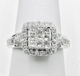 14KT White Gold Diamond Fancy Ring Size 7 - J11301