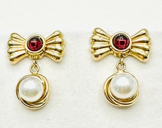 Pairs Of Pearls Drop Earrings With Garnet In 14KT Yellow Gold  - J11322