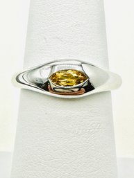 18Karat White Gold Yellow Topaz Ring Size 6 - J11452