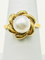 14 Karat Yellow Gold Pearl Swirl Ring Size 6.75 -J11455