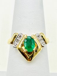 14 Karat Yellow Gold Natural Diamond And Natural Emerald V Shaped Ring Size 6.5 - J11468