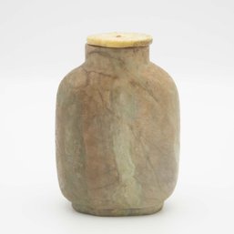 Old Chinese Jade Snuff Bottle