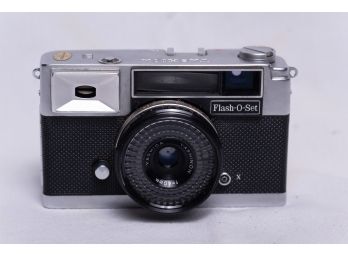 Yashica Flash-O-Set Viewfinder Camera